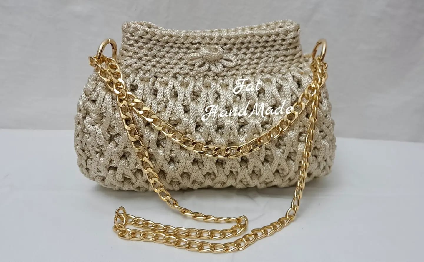 Cylinder-shaped bag made of acrylic thread 5mm – Përmasa 25 cm